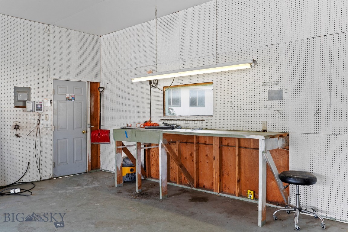 408718 Property Photo 63
