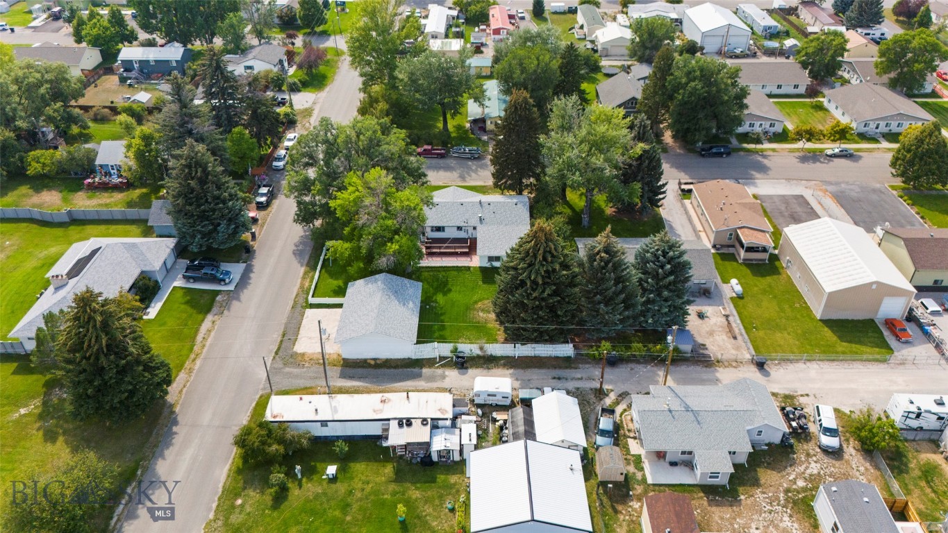408718 Property Photo 64