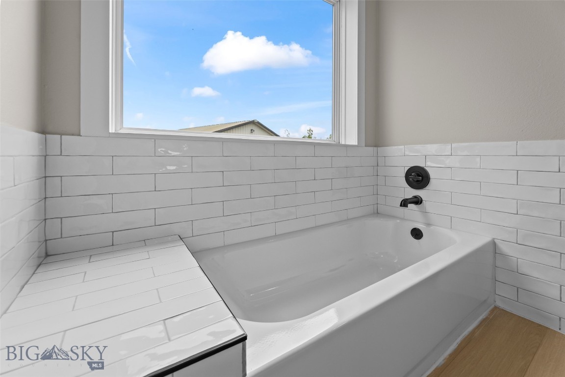 108 Violet Road Property Photo 3