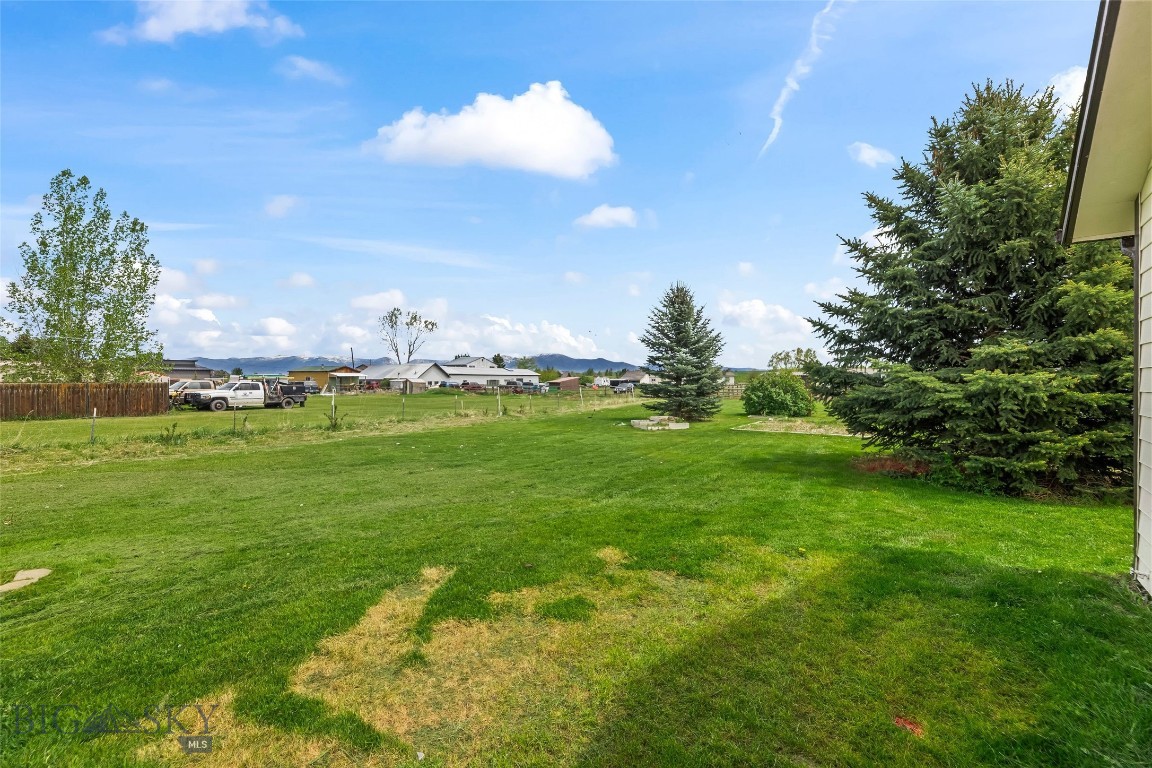 108 Violet Road Property Photo 43