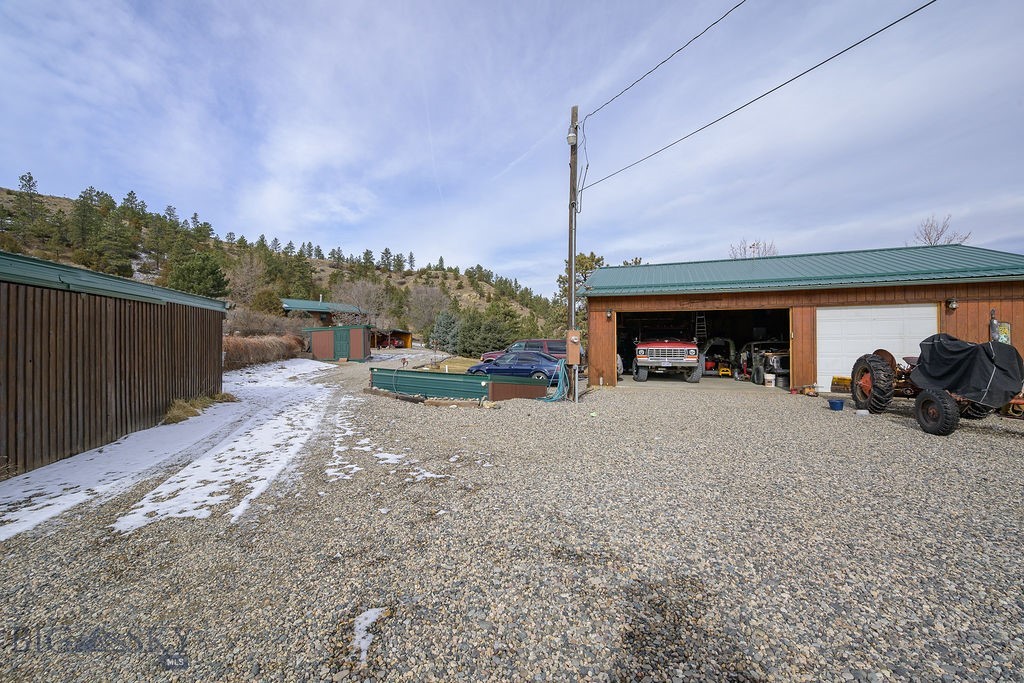 1102 Whispering Pines Drive Property Photo 14