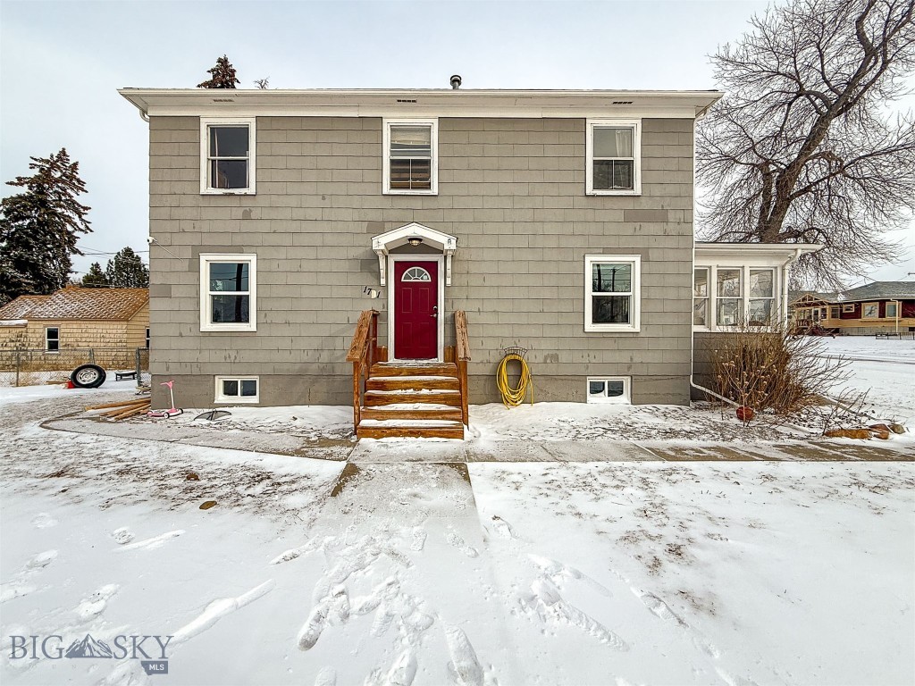 1701 8th Avenue N Property Photo 1