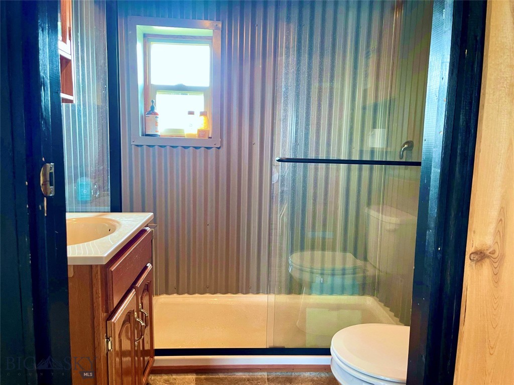 36 S Shore Road Property Photo 11