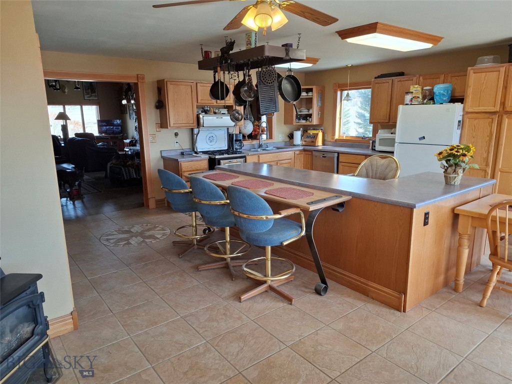 408858 Property Photo 9