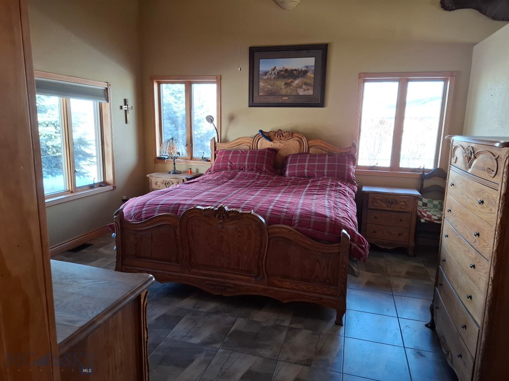 408858 Property Photo 13