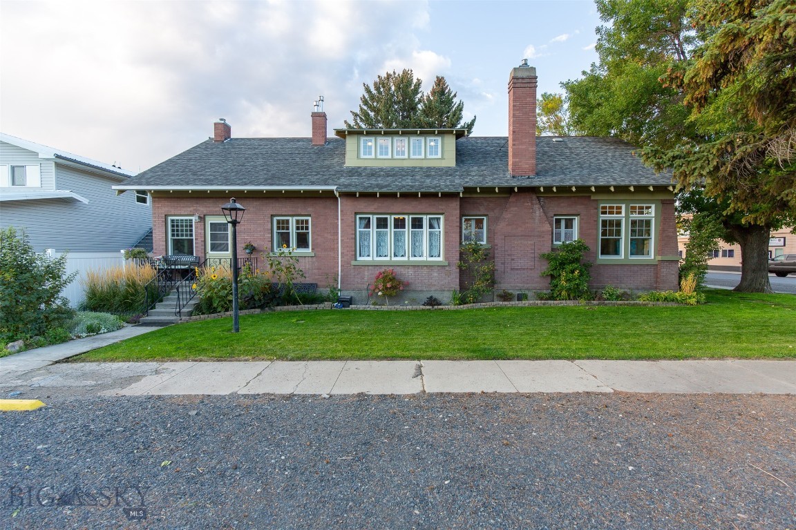 12 N Division St Property Photo 7