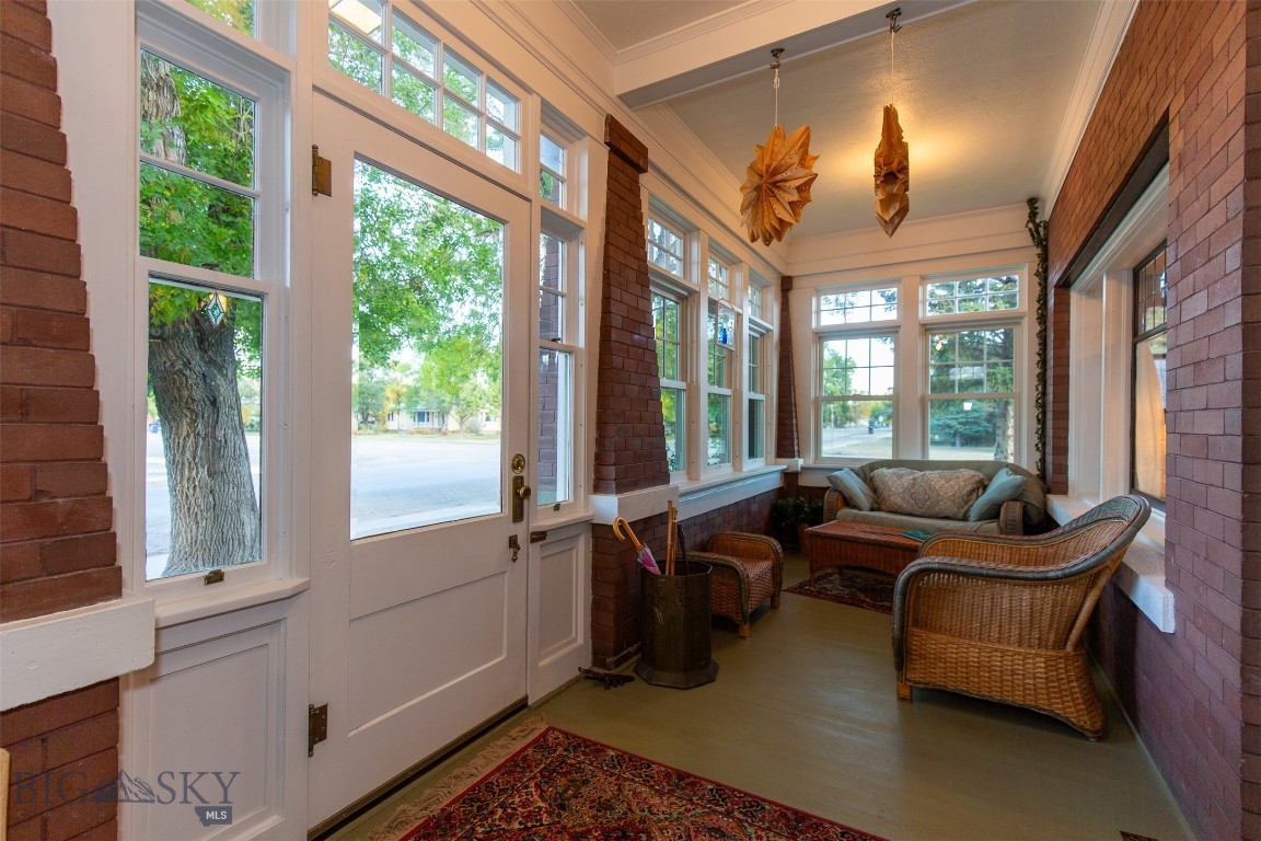 12 N Division St Property Photo 25