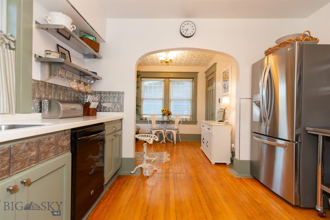 12 N Division St Property Photo 35