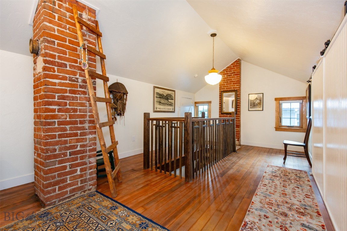 12 N Division St Property Photo 48