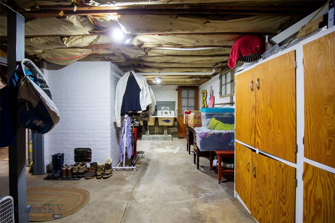 12 N Division St Property Photo 58