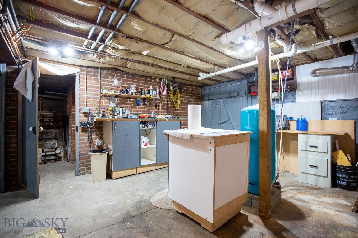 12 N Division St Property Photo 60