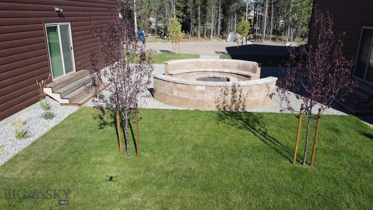 19 N Iris Property Photo 6