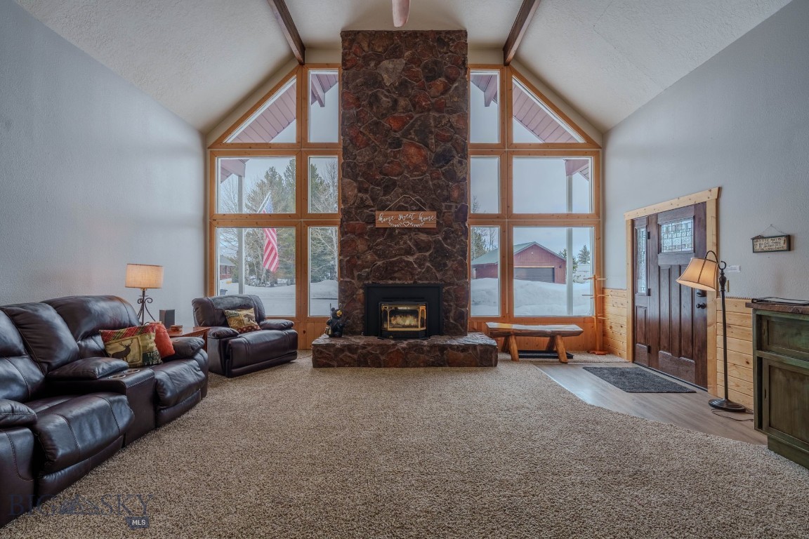 4214 Shoshone Road Property Photo 2