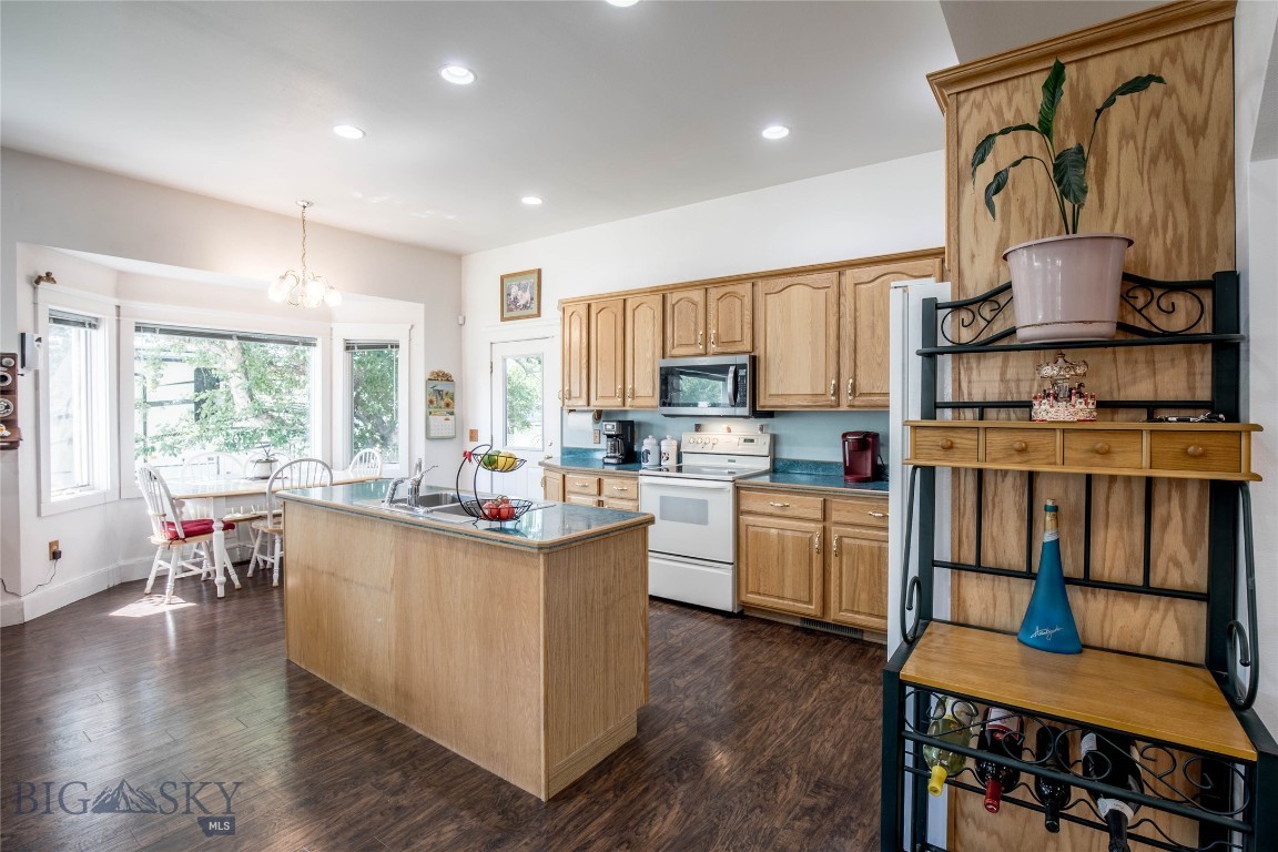 204 Boundary Street Property Photo 15