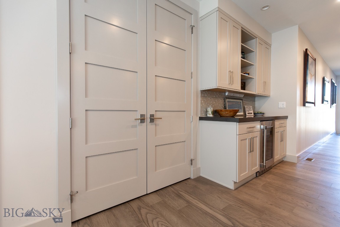 10 Caymus Lane B Property Photo 9