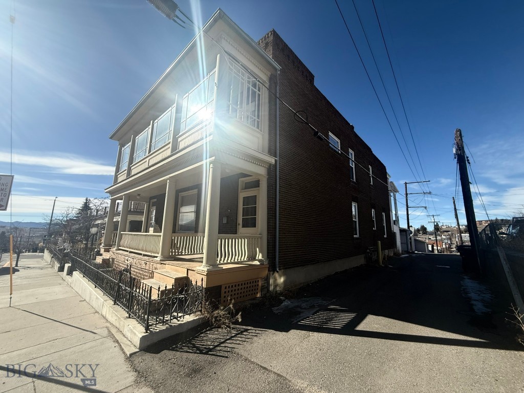 205 N Excelsior Avenue Property Photo 2
