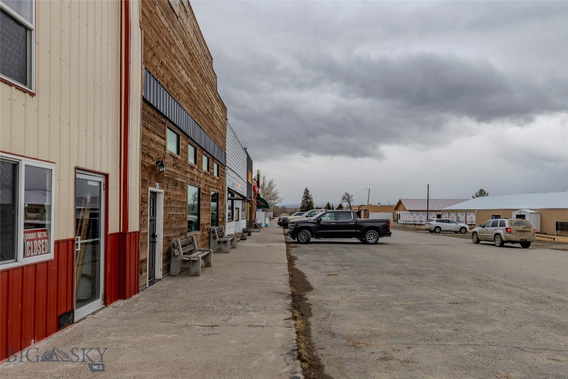 510 Miles Avenue Property Photo 3