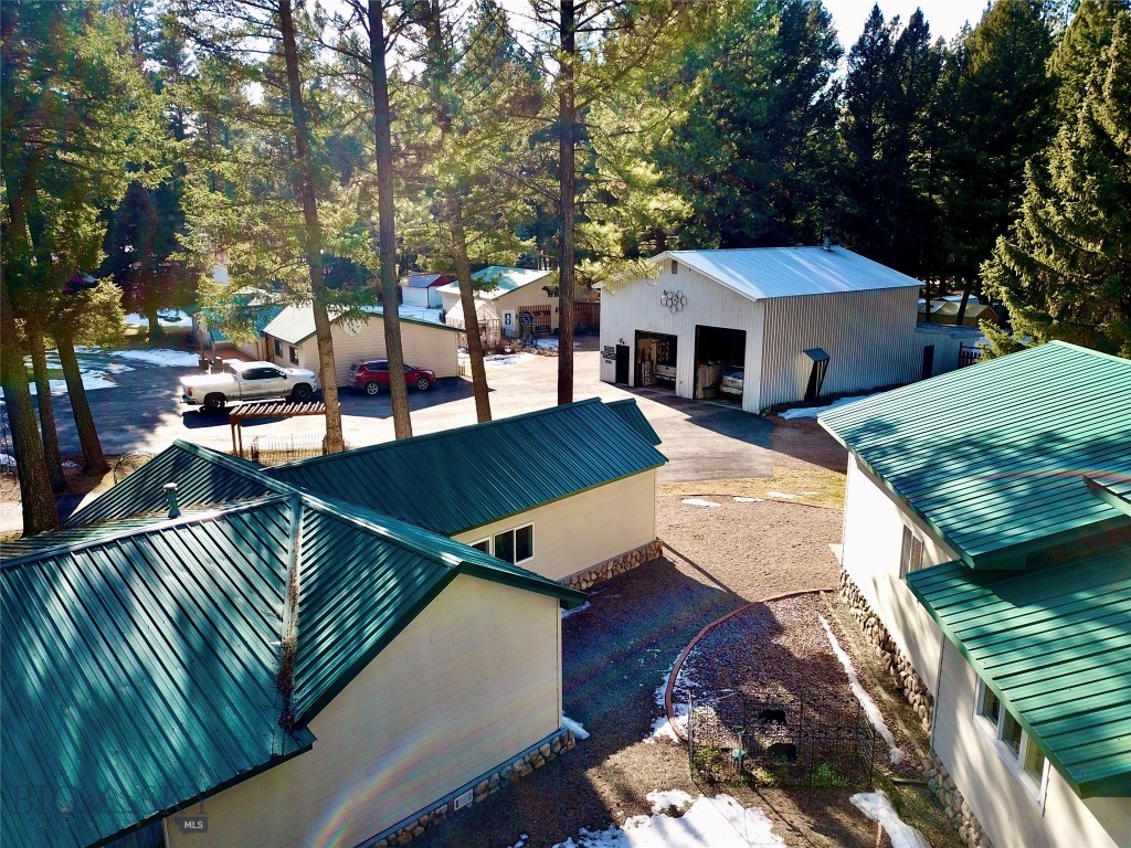 208 4th Property Photo 8