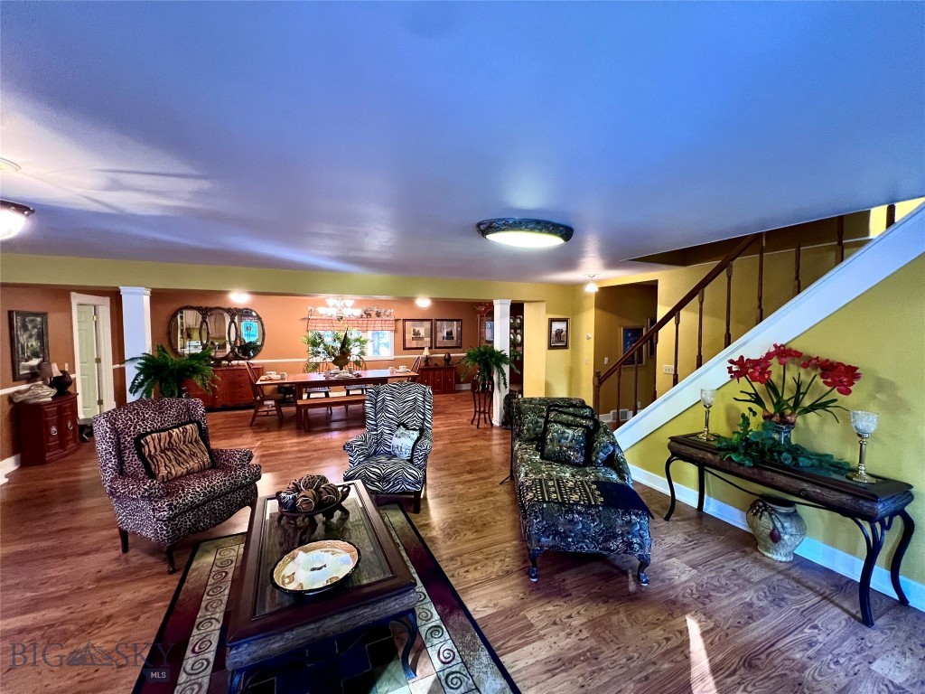 208 4th Property Photo 34