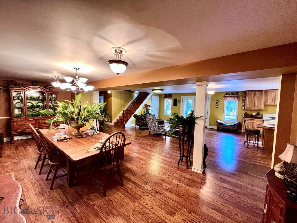 208 4th Property Photo 43