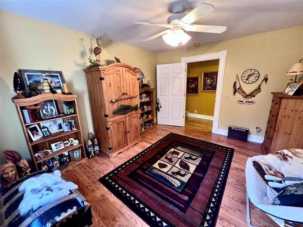 208 4th Property Photo 46