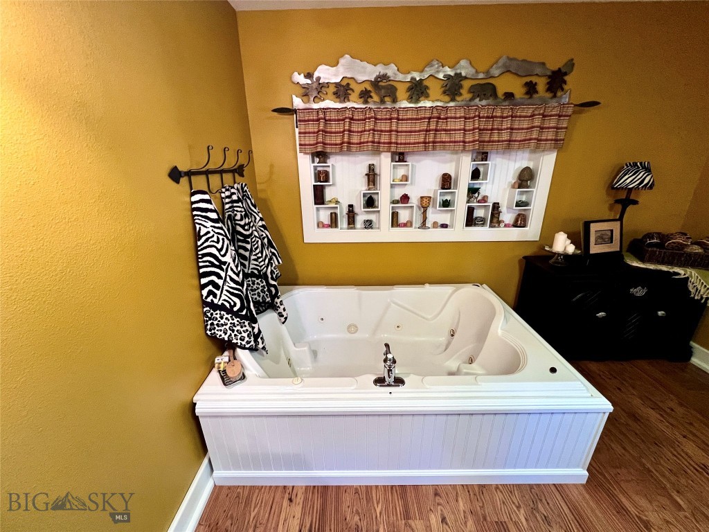 208 4th Property Photo 48
