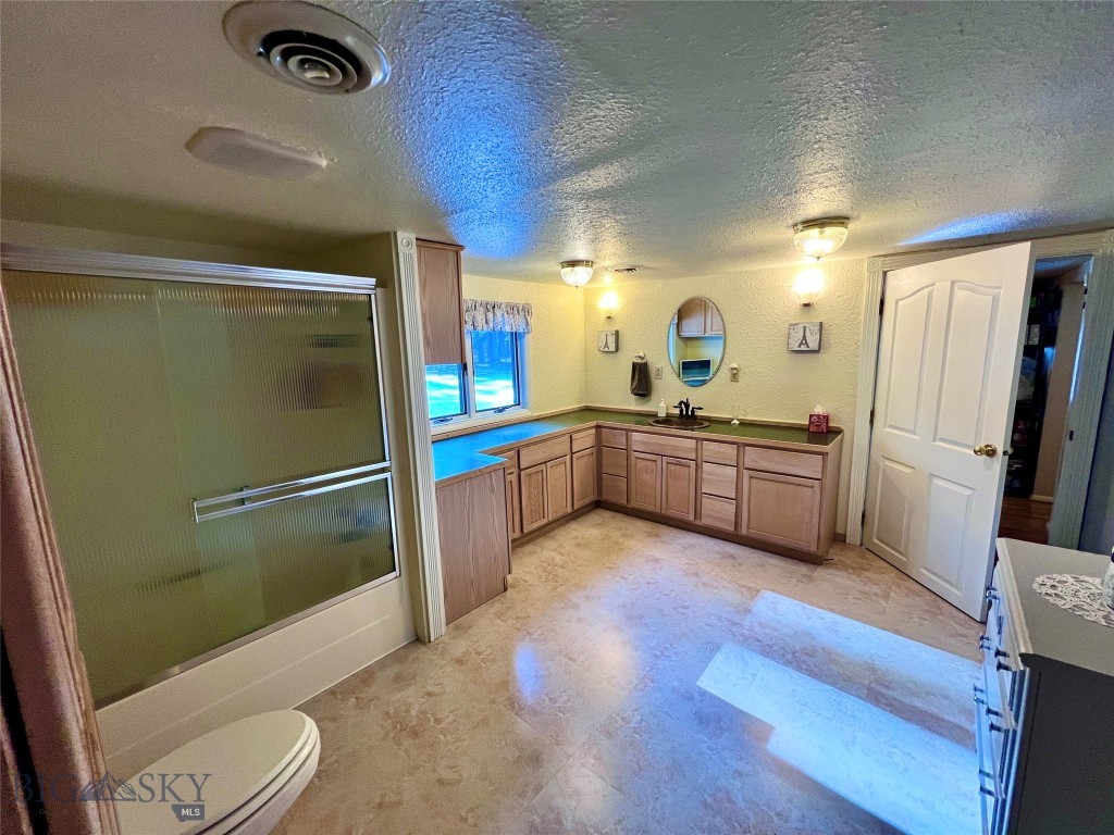 208 4th Property Photo 69