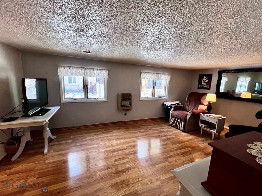 208 4th Property Photo 72
