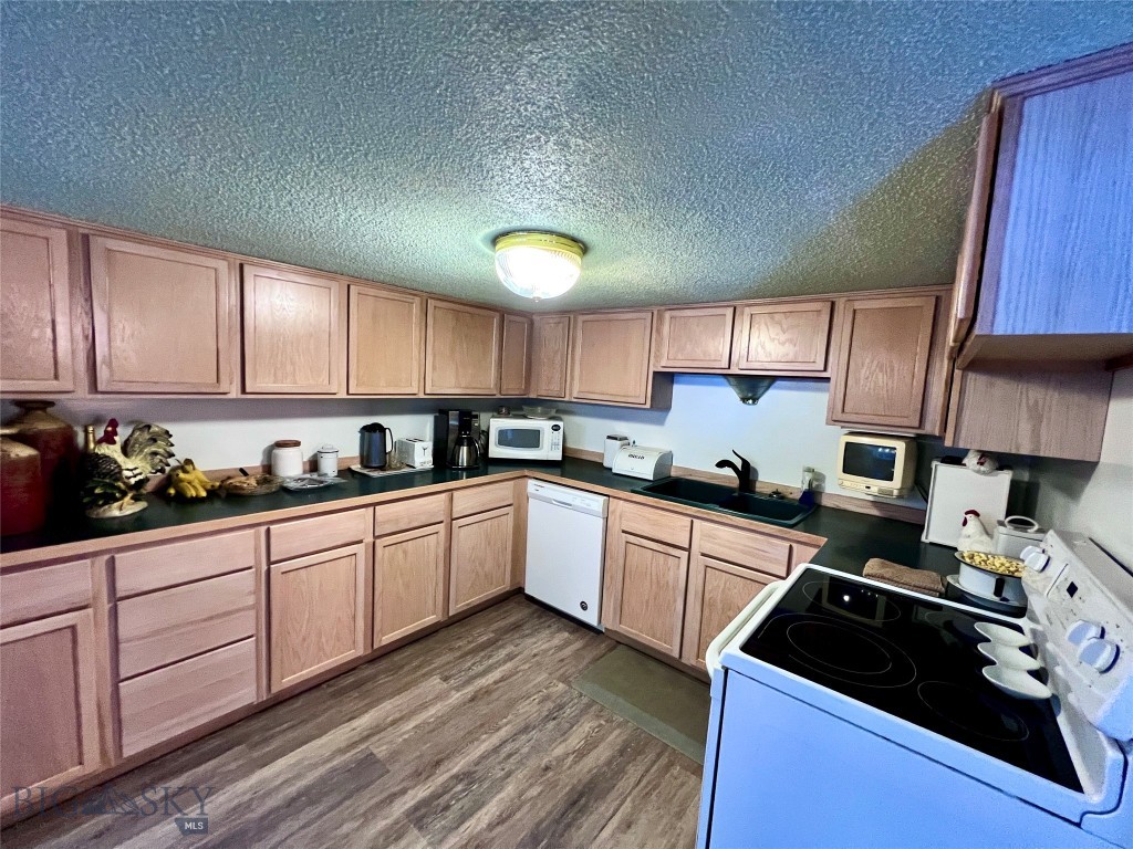 208 4th Property Photo 73