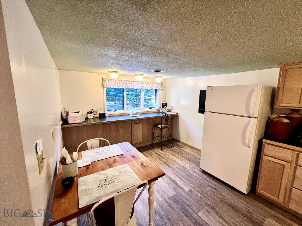 208 4th Property Photo 74