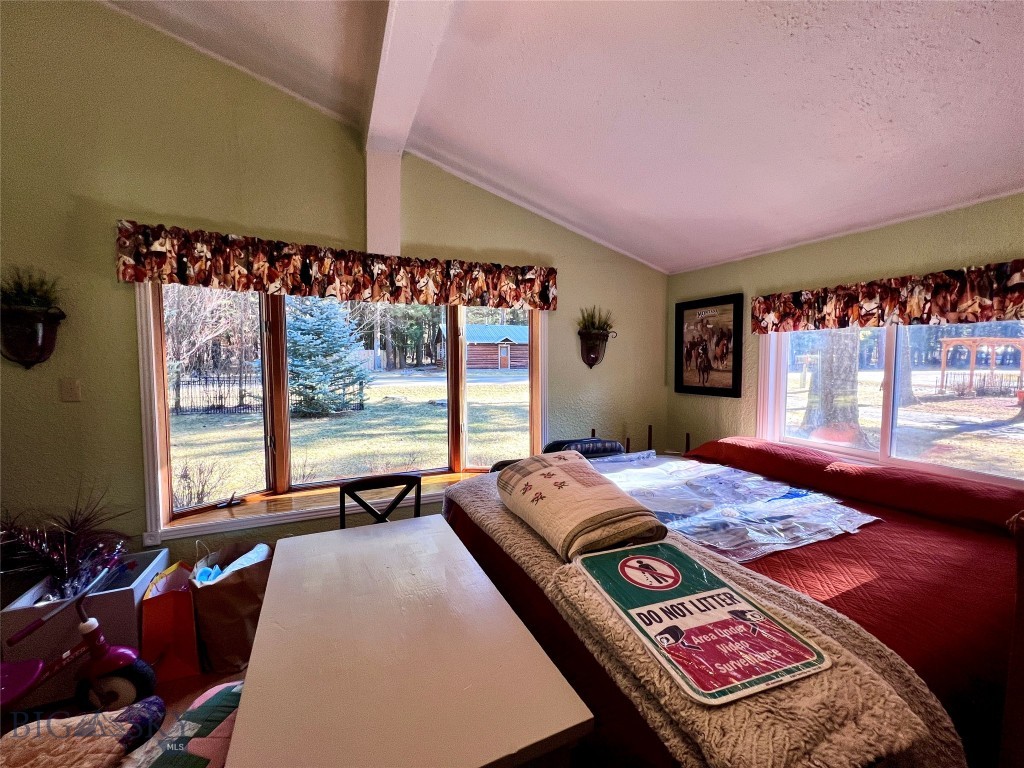 208 4th Property Photo 82