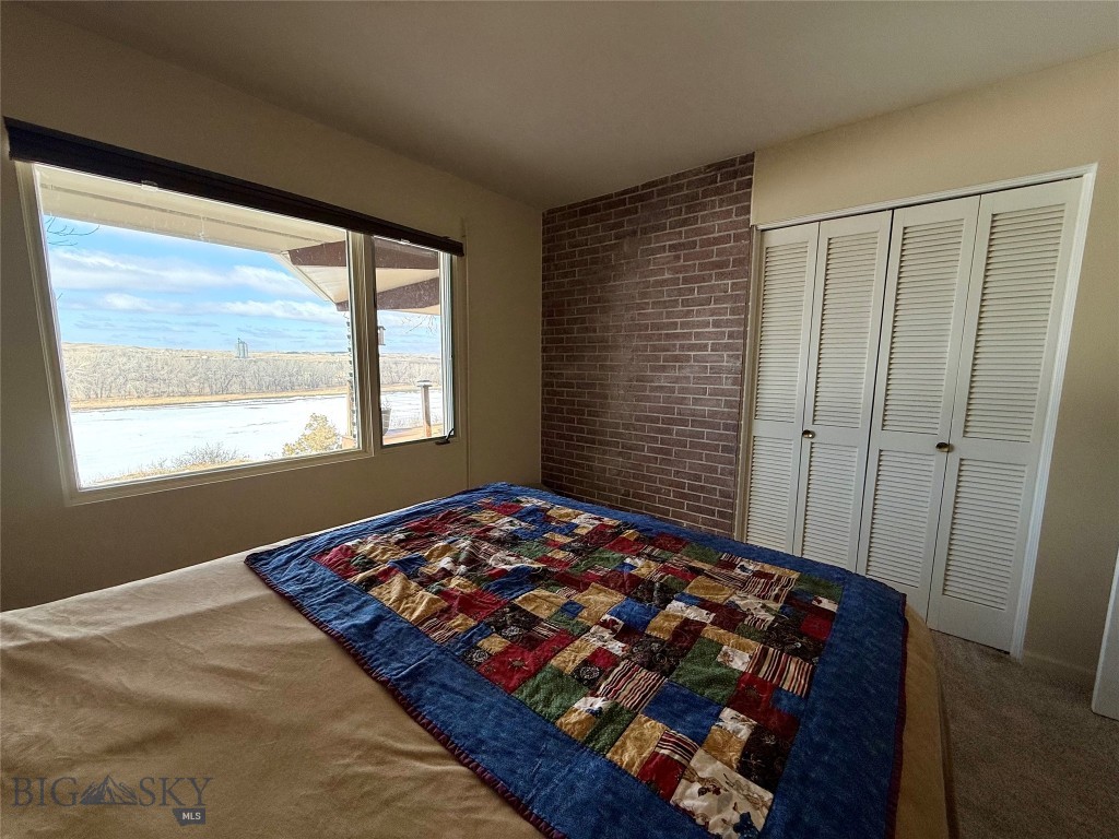 2 Fairgrounds Road Property Photo 12