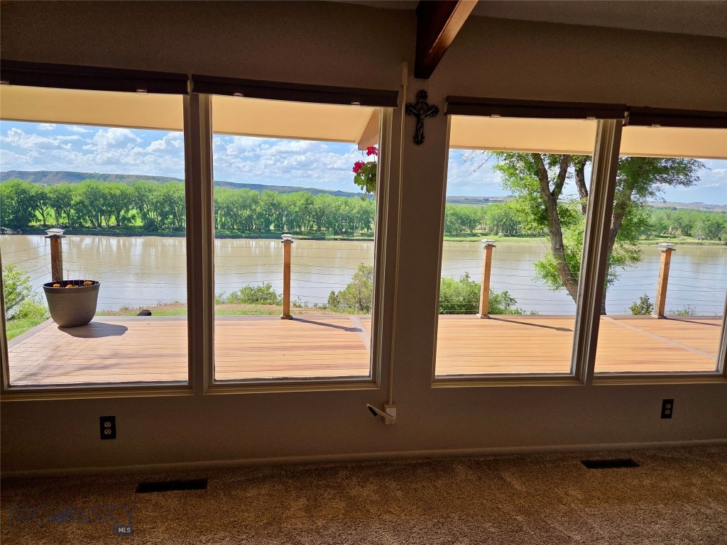 2 Fairgrounds Road Property Photo 25