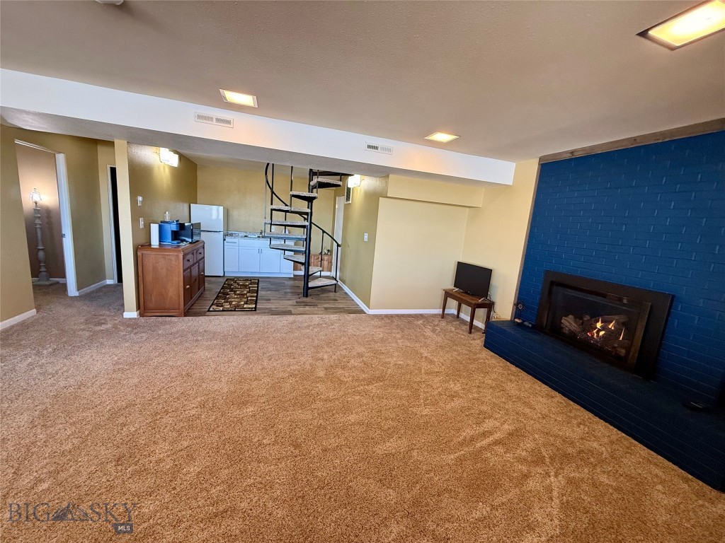 2 Fairgrounds Road Property Photo 39
