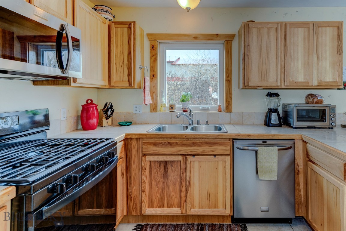 402 2nd Avenue N Property Photo 11