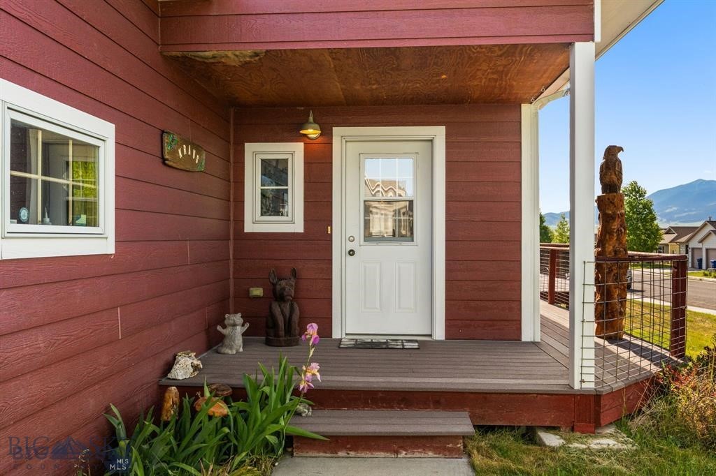702 Nebula Street Property Photo 3