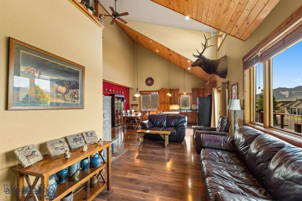 702 Nebula Street Property Photo 20