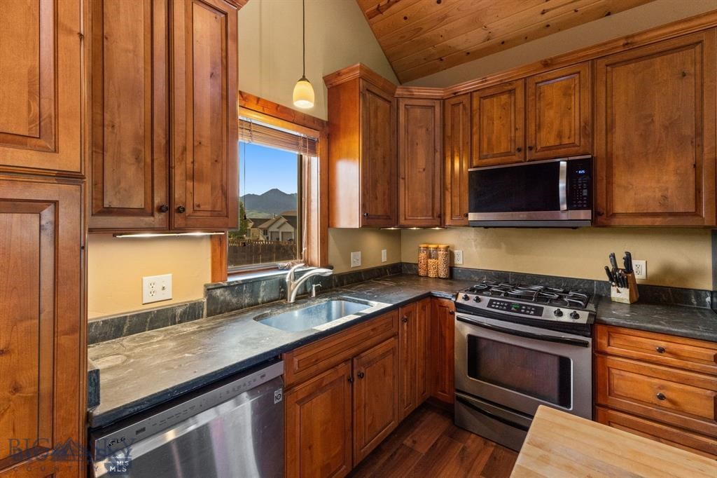 702 Nebula Street Property Photo 23
