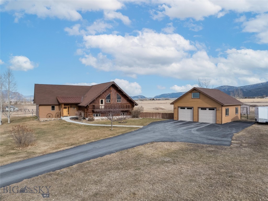 220 Cayuse Trail Property Photo 1