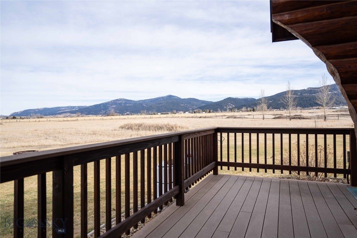220 Cayuse Trail Property Photo 7
