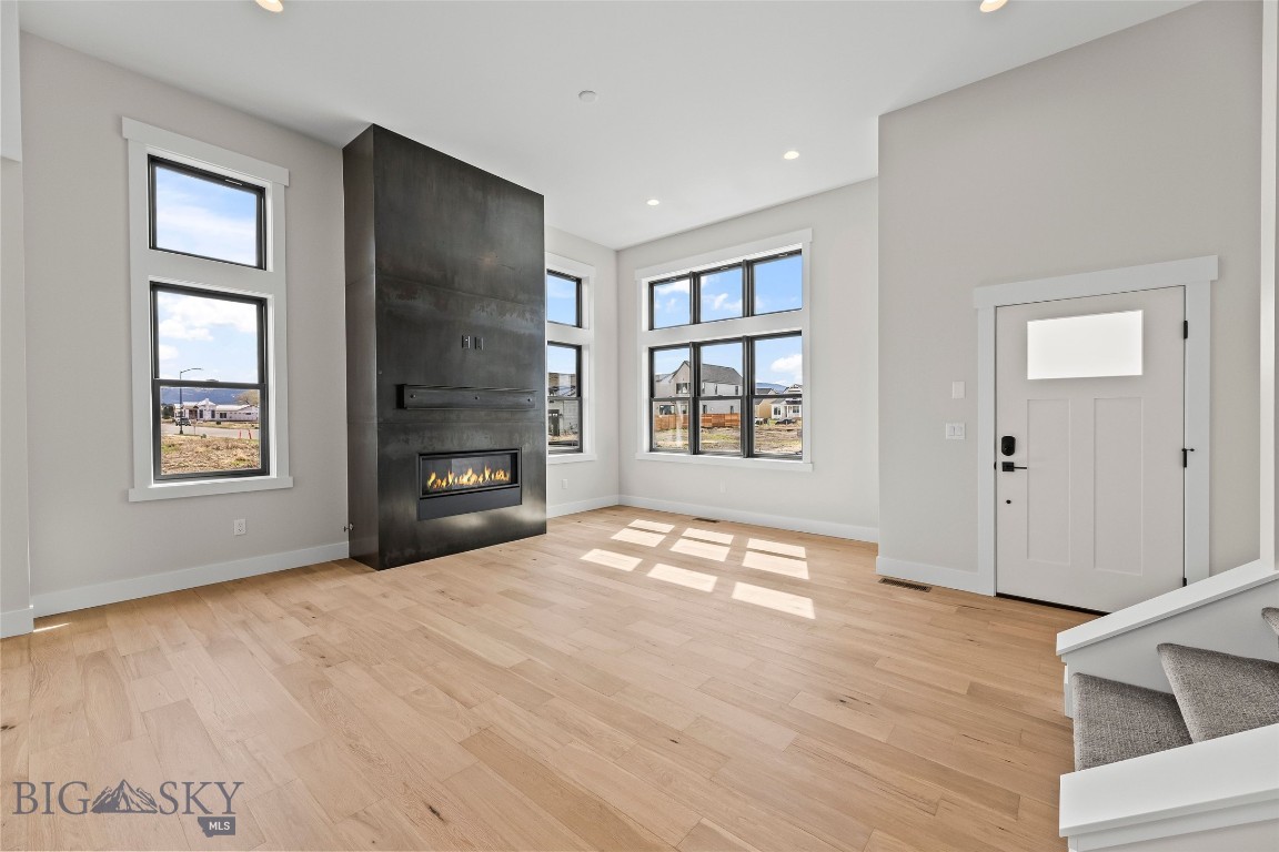 1521 Cambridge Drive Property Photo 2