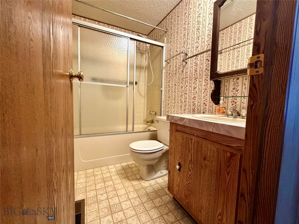 28 W Shore Road Property Photo 12