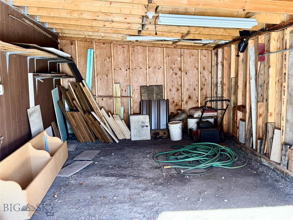 28 W Shore Road Property Photo 18