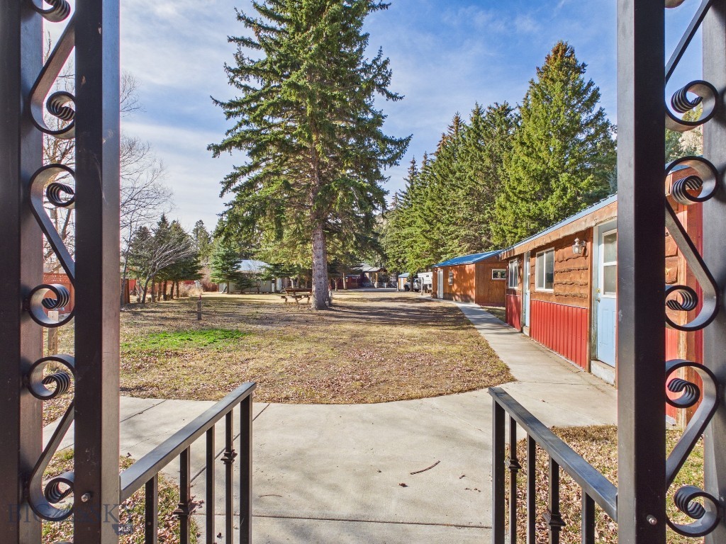 4964 Us Highway 89 S Property Photo 28