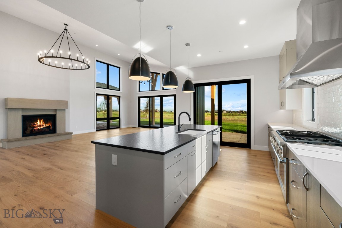 678 Clancy Way Property Photo 11