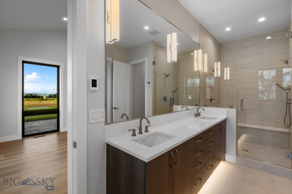 678 Clancy Way Property Photo 18
