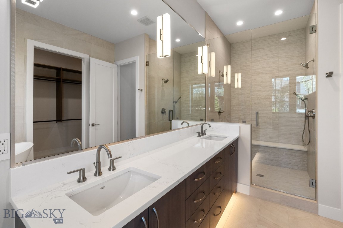 678 Clancy Way Property Photo 19