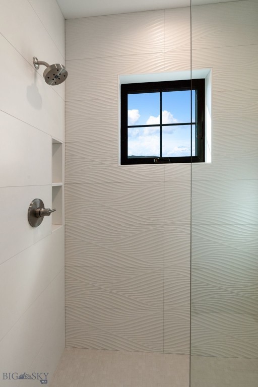 678 Clancy Way Property Photo 30