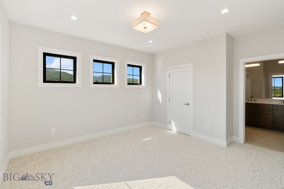 678 Clancy Way Property Photo 31