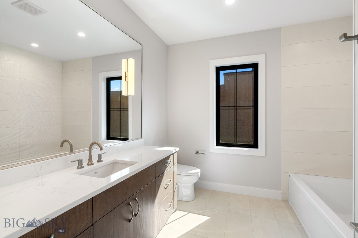 678 Clancy Way Property Photo 32